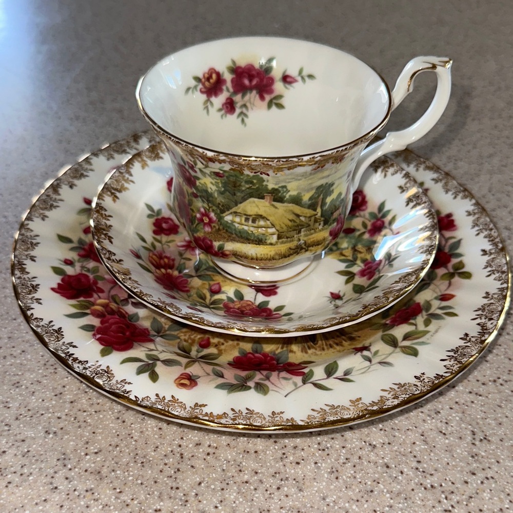 Royal Albert Four Seasons Series AUTUMN Country Scenes 3 piece set Teacup plates